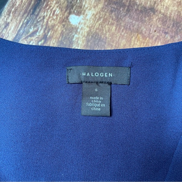 Halogen sleeveless navy blouse. Small. NWT. - Picture 4 of 4